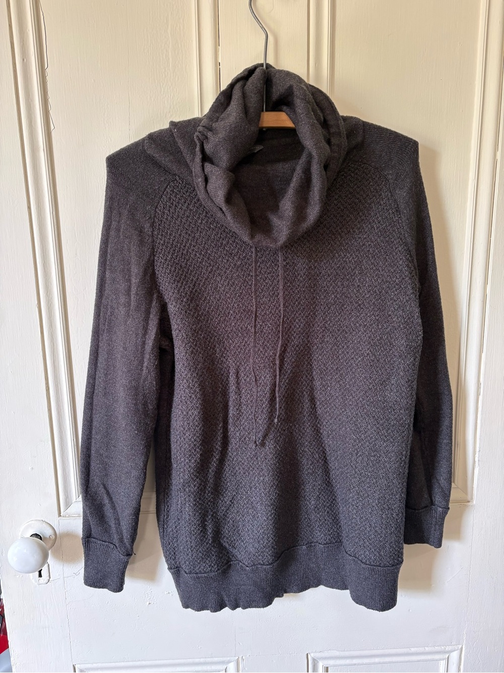 Denver Hayes Women’s Charcoal Turtleneck Knit Sweater
